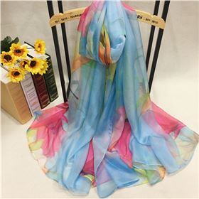 哪里有批發仿真絲絲巾的廠家