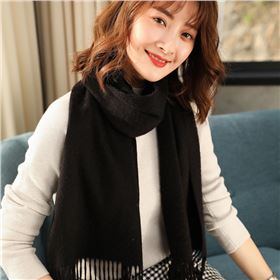 圍巾的色調如何與衣服搭配 圍巾的色調如何與衣服搭配