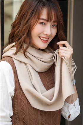 羊絨圍巾該如何搭配&mdash;&mdash;羊絨圍巾、羊毛圍巾