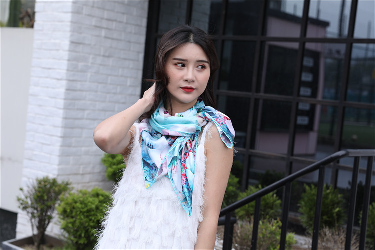 圍巾什么材質的好 圍巾什么材質的好