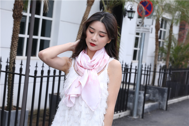 長款絲巾怎么系 長款絲巾怎么系