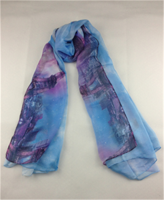 柔曼絲巴黎鐵塔系列仿真絲圍巾天藍 柔曼絲巴黎鐵塔系列仿真絲圍巾天藍