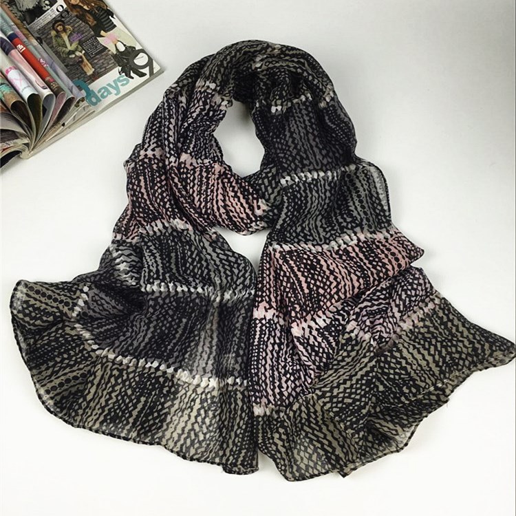 仿褶皺紋巴厘紗圍巾 仿褶皺紋巴厘紗圍巾