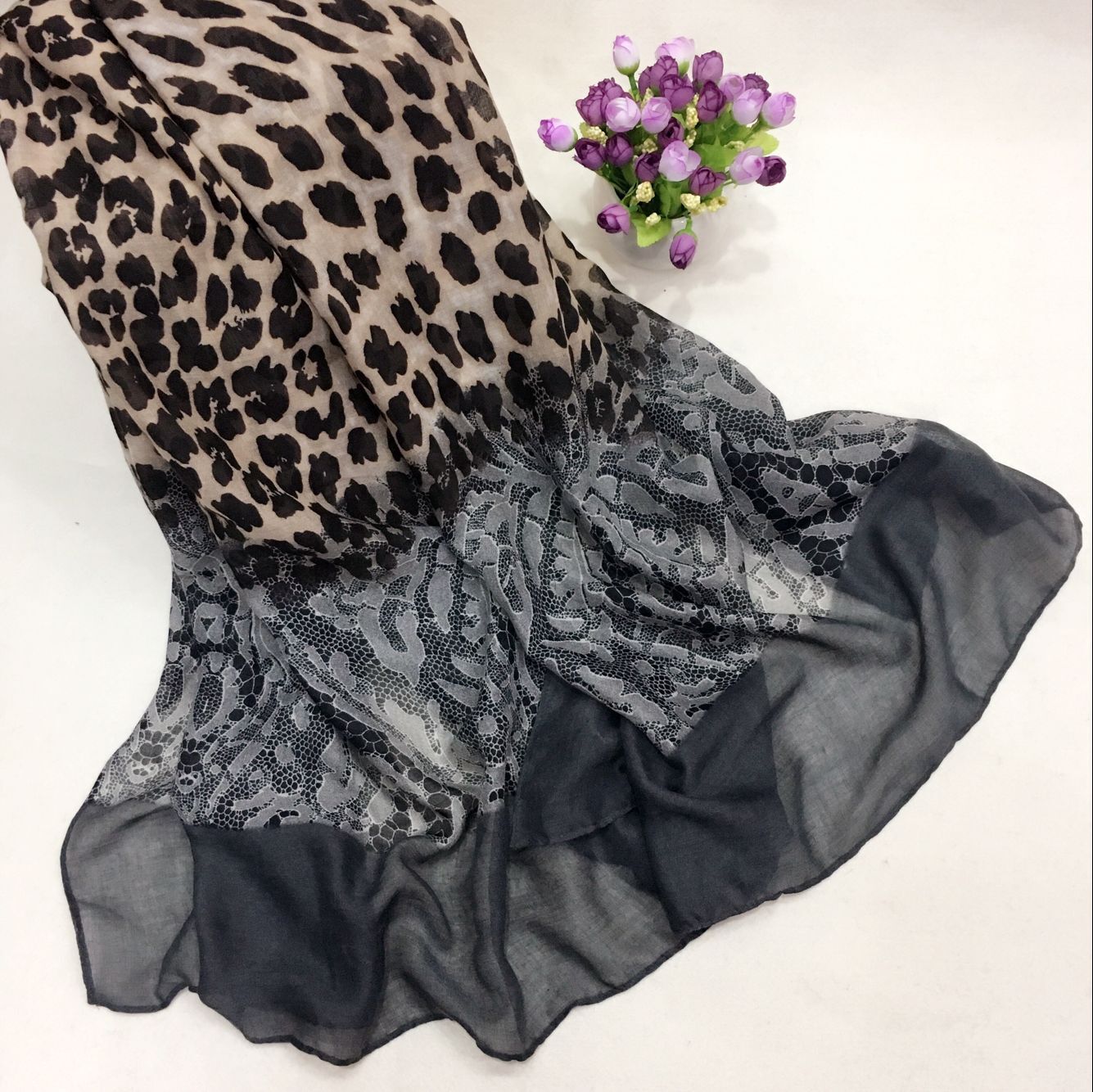 新款豹紋巴厘紗圍巾① 新款豹紋巴厘紗圍巾①