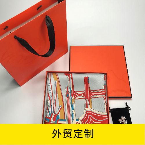 絲巾怎么系好看，絲巾系法，絲巾，真絲絲巾，